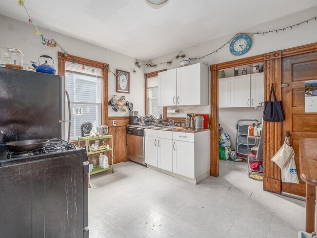 Building Photo - 81 Bristol Rd