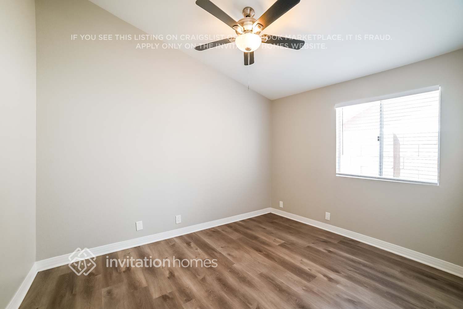 Building Photo - 11223 N 60th Dr