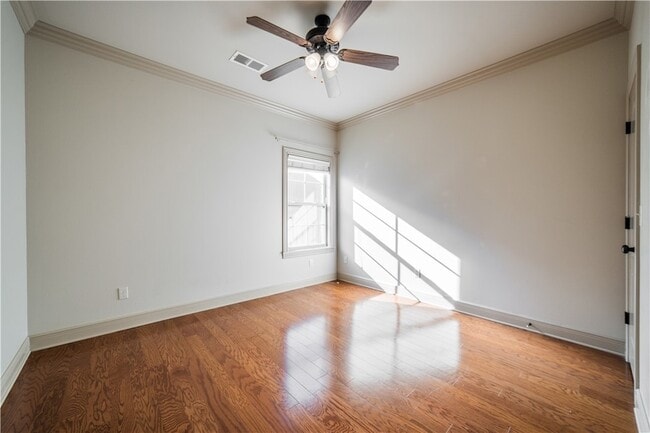 Building Photo - 3778 Prince Philipe St