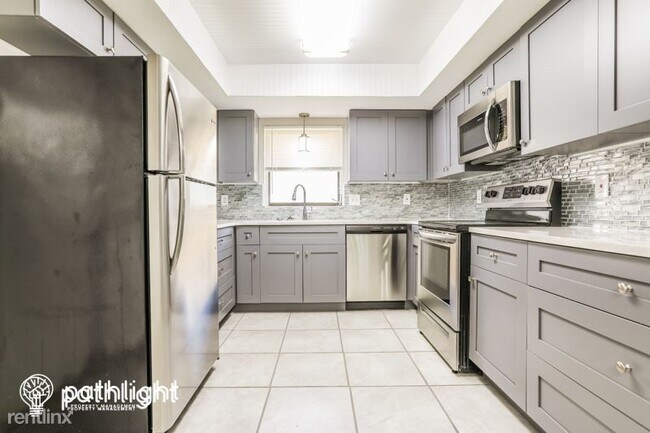 Building Photo - 3 br, 2 bath House - 4850 Brickell Drive UNIT