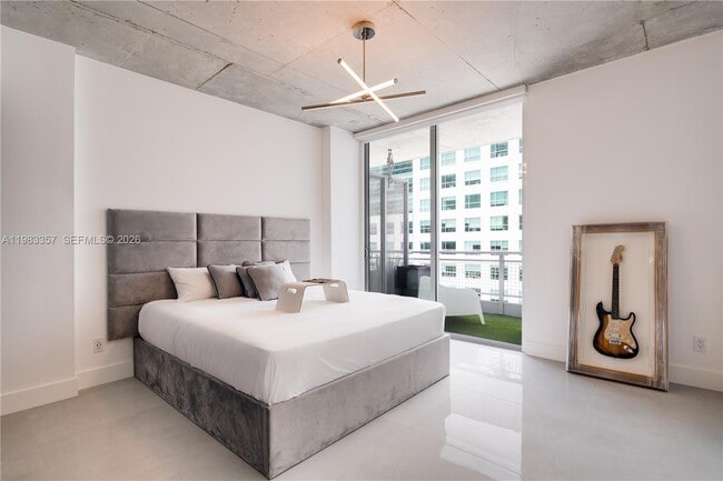 Building Photo - 690 SW 1st Ct