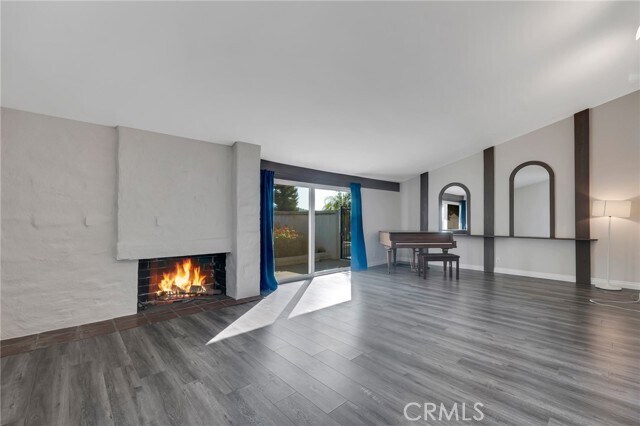 Building Photo - 4352 Park Corona