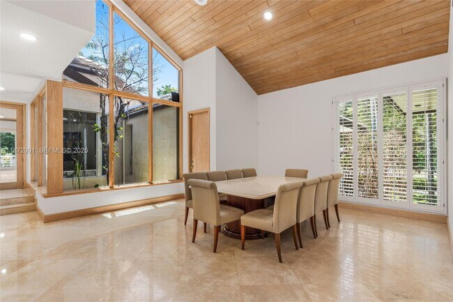 Building Photo - 6190 SW 102nd St