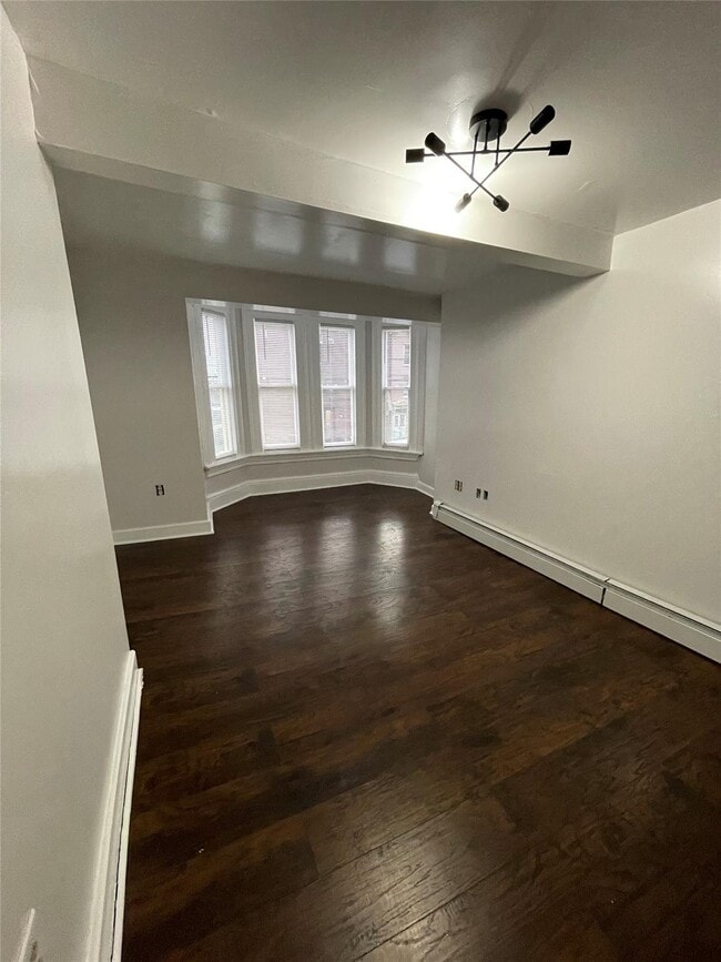 Primary Photo - 287 Grand St