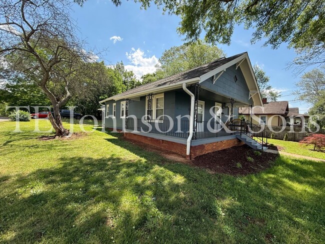 Building Photo - One Bedroom Bungalow