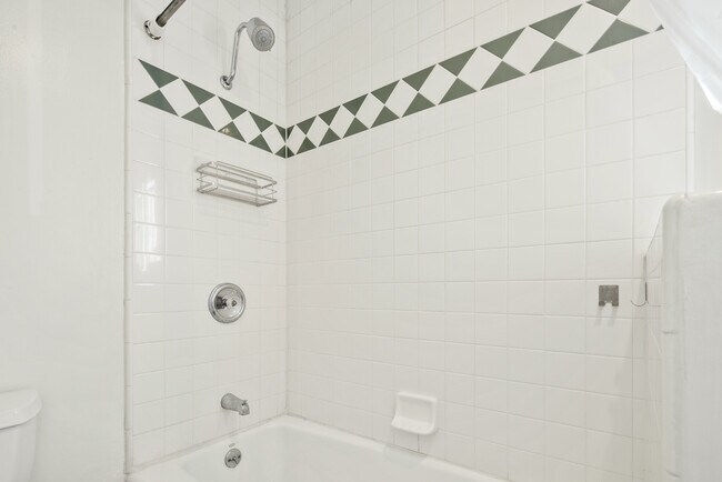 Building Photo - 321 Market St