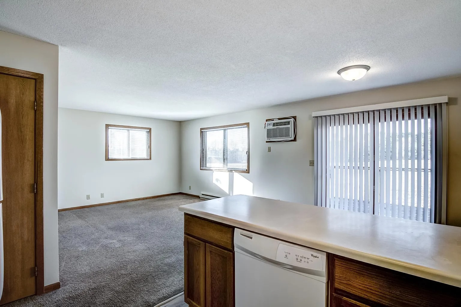 Building Photo - 634 Saxonwood Rd