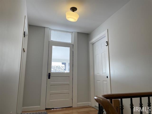 Building Photo - 726 W 6th St