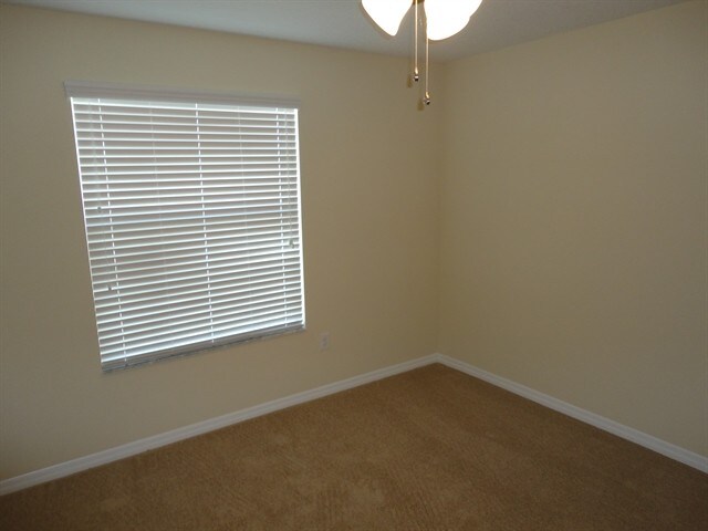 Building Photo - 513 Vista Ridge Dr