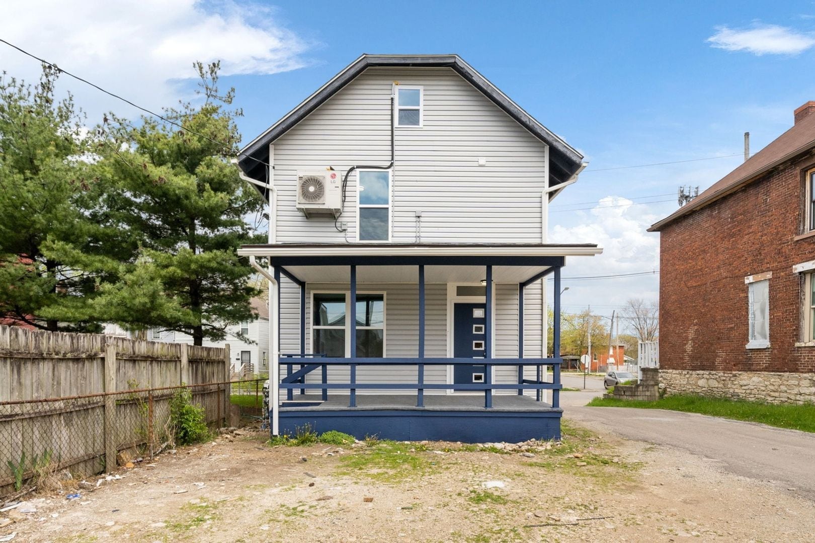 Building Photo - 741 Sullivant Ave