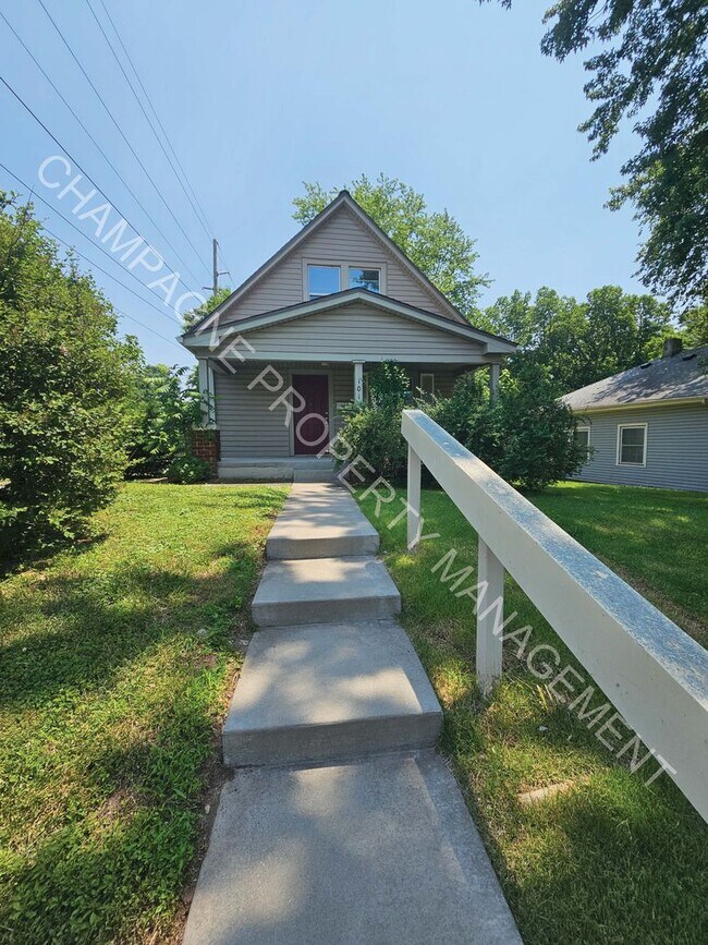 Primary Photo - Charming 3-Bedroom Home with Covered Front...