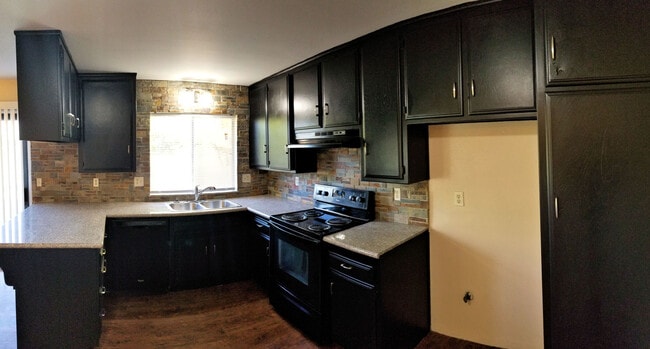 Building Photo - Bright and Stylish Southwest Home with Premium Finishes!