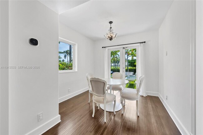 Building Photo - 5800 La Gorce Dr