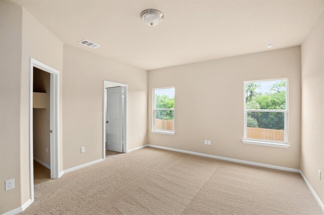 Building Photo - 1505 Maier Dr