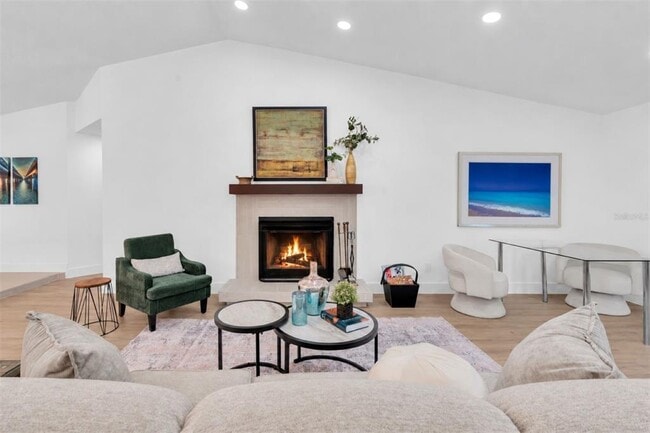 Building Photo - 630 Pinta Dr