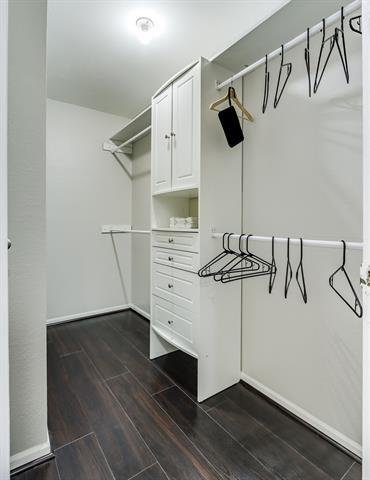 Building Photo - 929 Sugarberry Dr