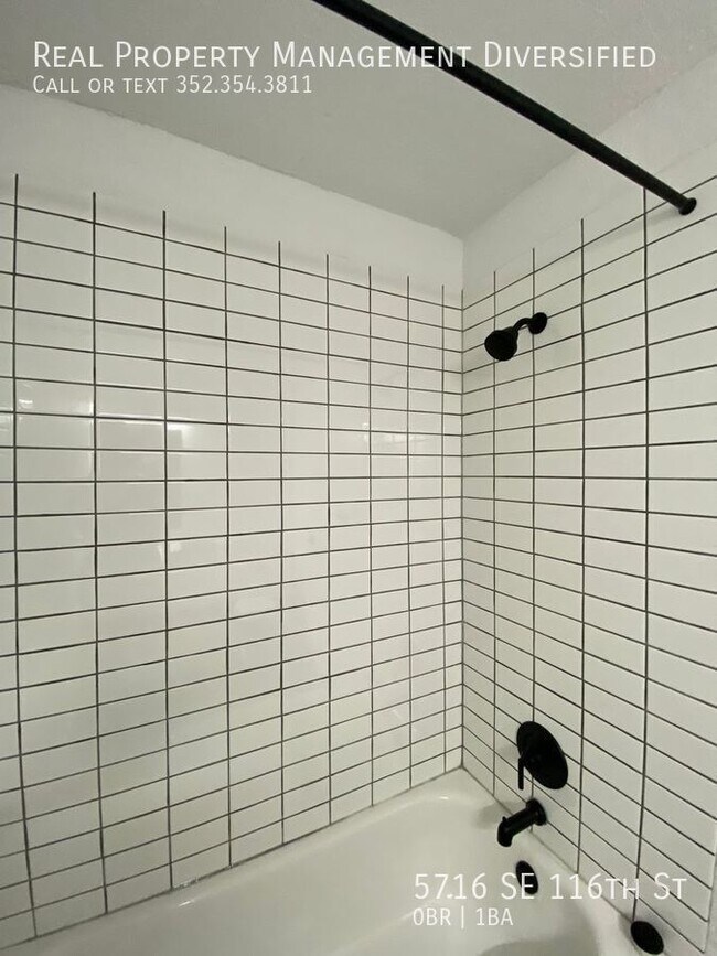 Building Photo - 5716 SE 116th St