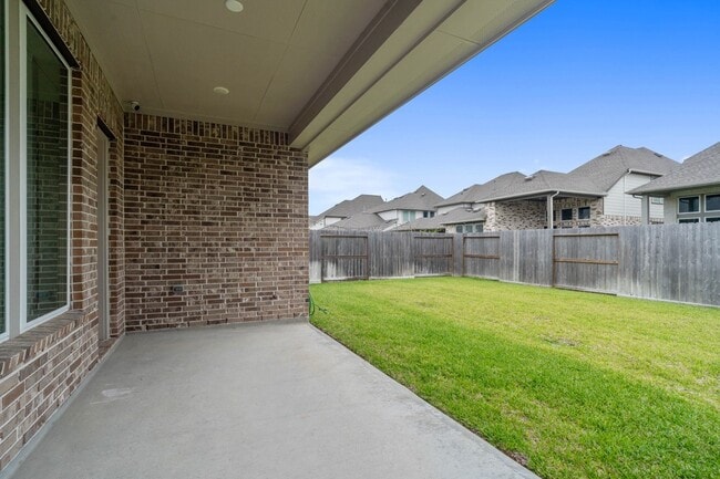 Building Photo - 26323 Hunter Ln