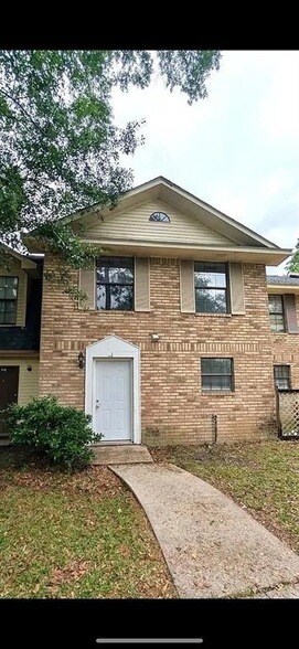 Primary Photo - 515 N Buchanan St