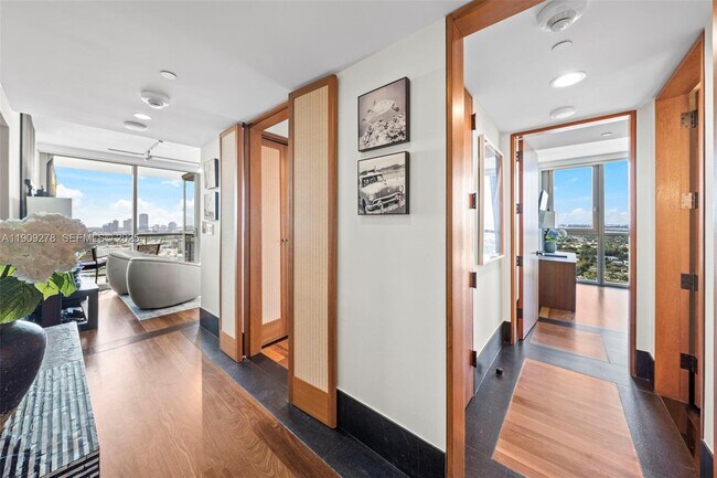 Building Photo - 101 20th St