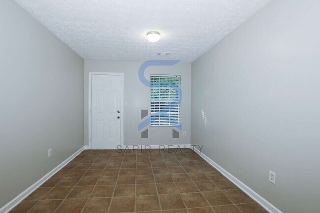 Building Photo - Modern All-Electric Living – 3BR Retreat with 2 Full Baths in Griffin
