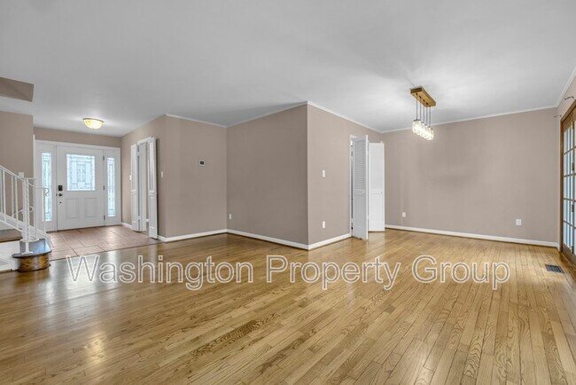 Building Photo - 4702 Declaration Ct