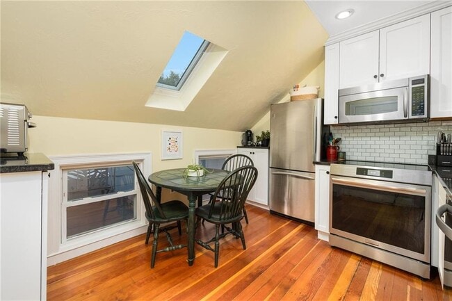Building Photo - 510 Wickenden St