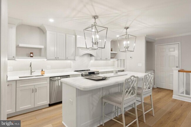 Building Photo - 5824 Inman Park Cir