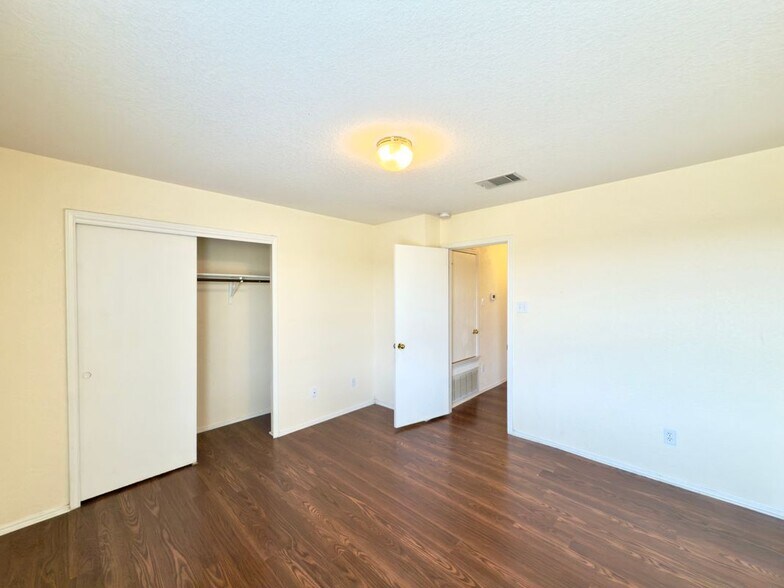 Building Photo - 17125 Dashwood Creek Dr
