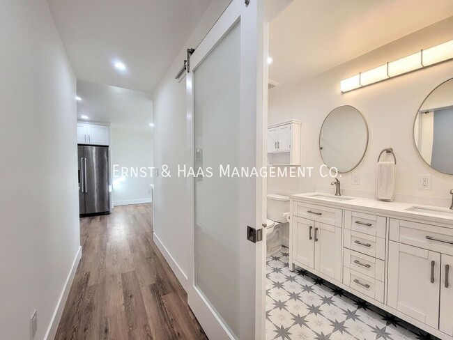 Building Photo - Beautifully Remodeled 2 Bedroom Home with ...