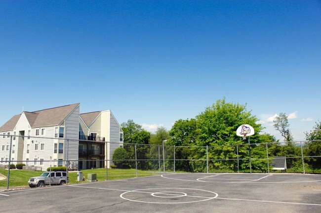 Building Photo - 1330 Bradley Dr