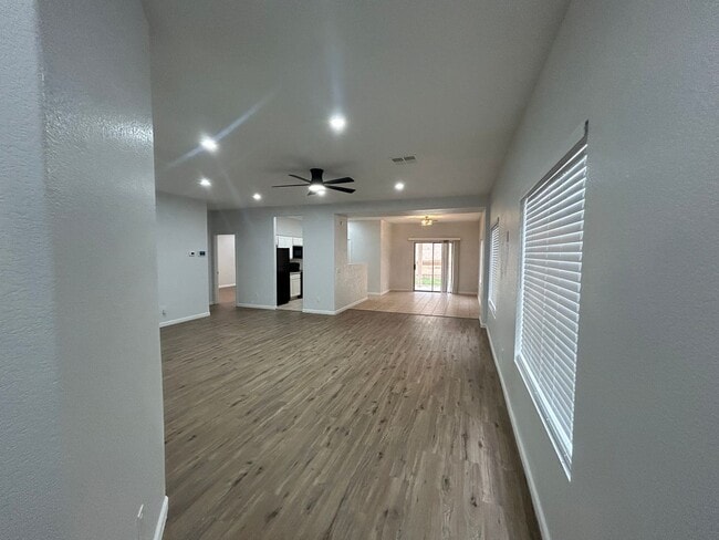 Building Photo - Free November Rent! Beautiful Home in Johnson Ranch! Fully Renovated! Waived Application fee!