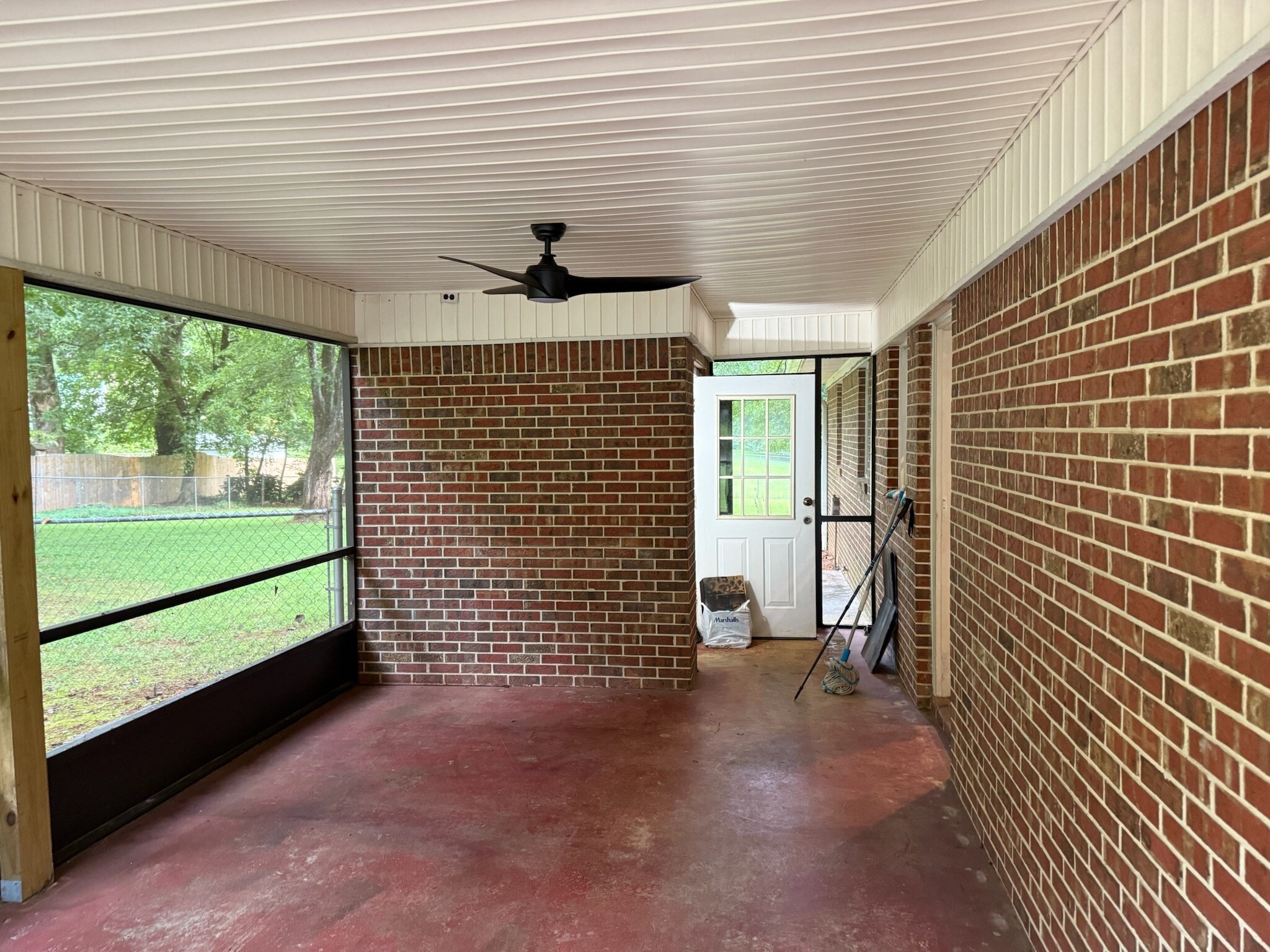 Screened in back porch - 403 Cane Creek Valley Rd