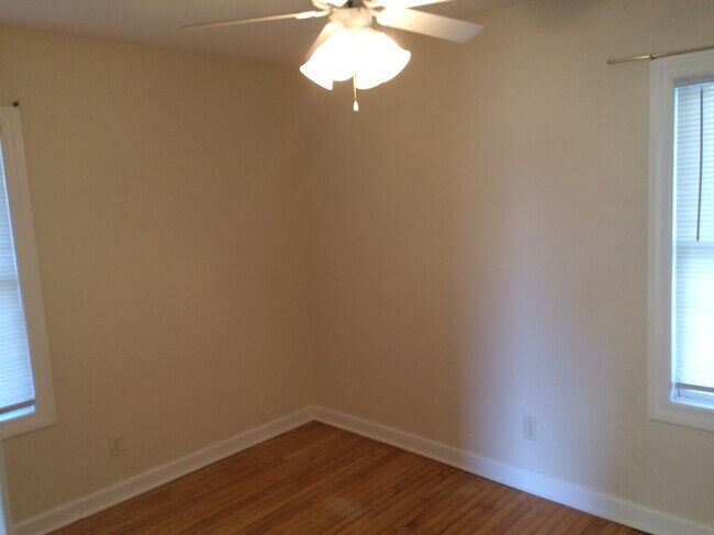 Building Photo - 5425 Webster St