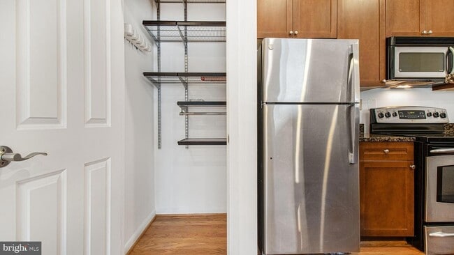 Building Photo - 1521 27th St SE