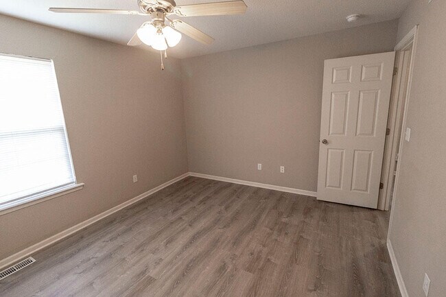 Building Photo - 4001 Snowy Owl Dr