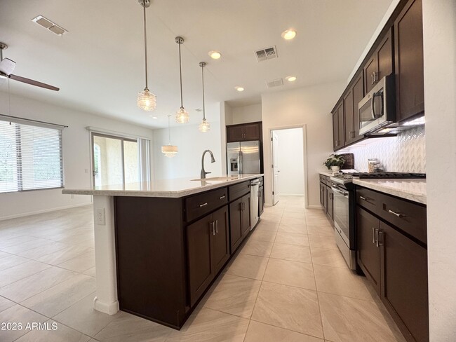 Building Photo - 16907 W Holly St