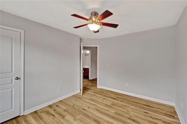 Building Photo - 2187 Oakland Grove Pl