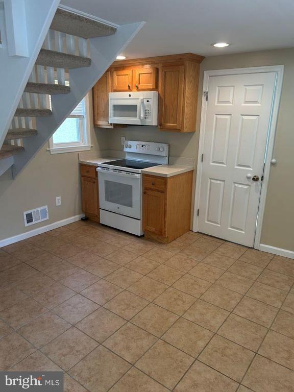 Building Photo - 104 Woodcrest Ave