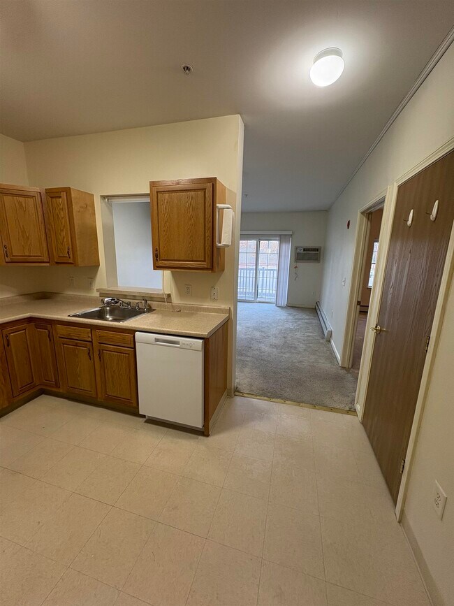 Building Photo - 18 Harbor Ave