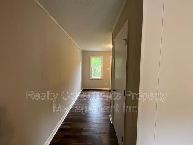 Building Photo - 1156 Smith Rd