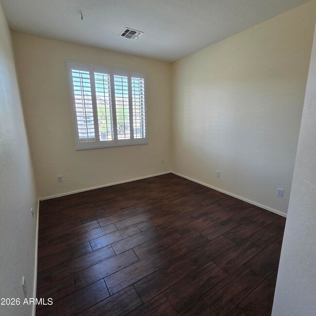 Building Photo - 2709 W Redwood Ln