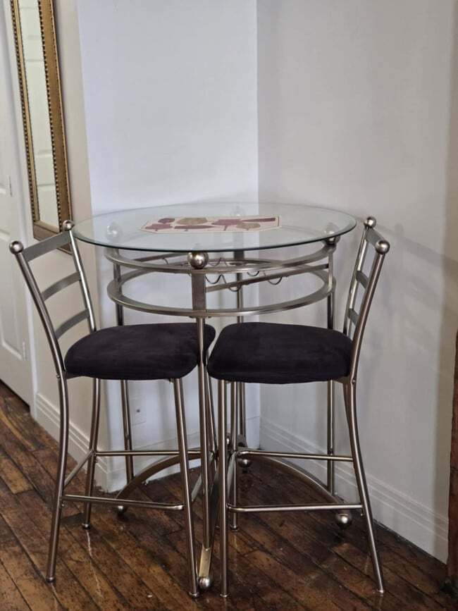 Building Photo - 227 Iron St