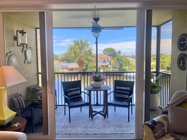 Building Photo - 18 Royal Palm Way