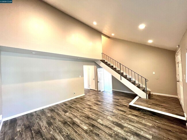 Building Photo - 3325 G St