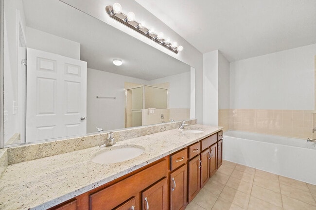 Building Photo - 10 Carrington Cir