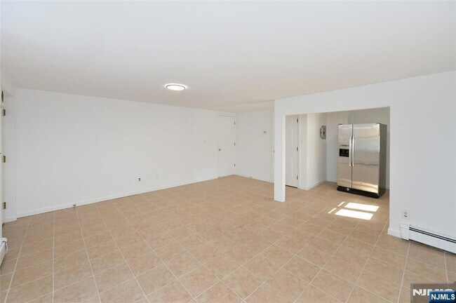 Building Photo - 472 Central Blvd