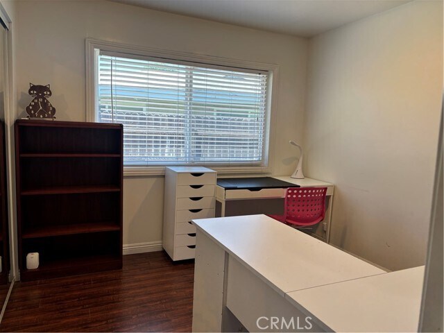 Building Photo - 2032 E Fern Dr