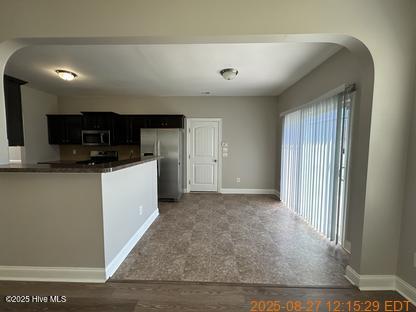 Building Photo - 830 Solomon Dr