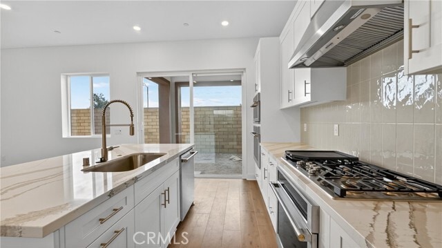 Building Photo - 224 Lily Lp